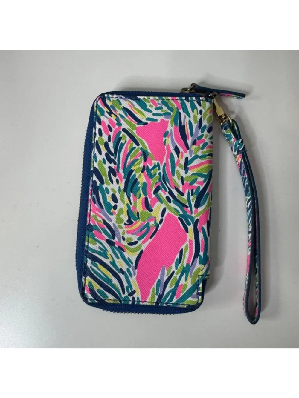 LILLY PULITZER tiki palm wristlet - Picture 3 of 8